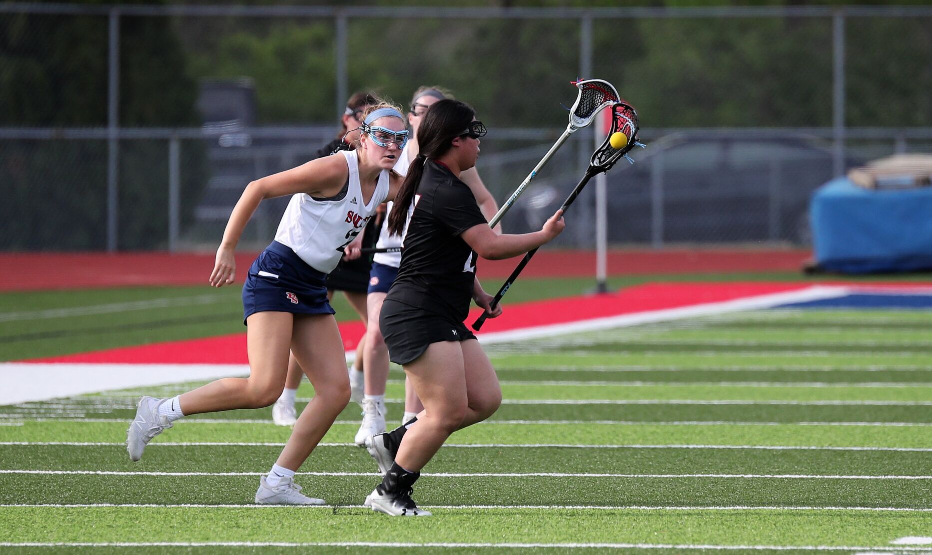 Parkway South 18, Belleville West 2